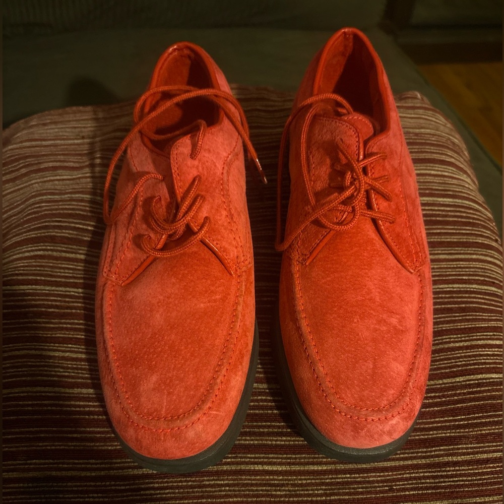 Boys red Hush Puppies size 4.5 $20 - Picture 2 of 7